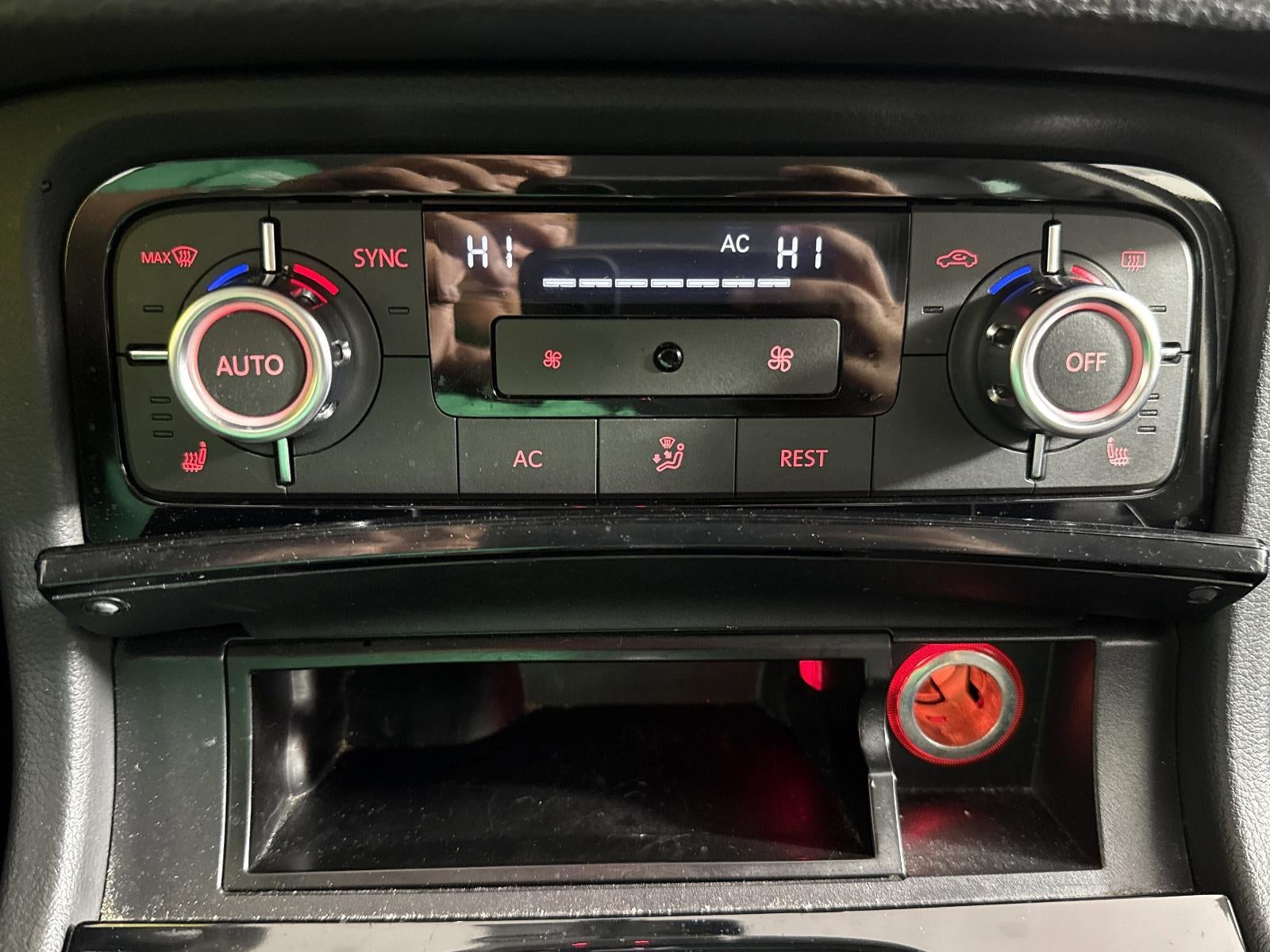 2013 Volkswagen Touareg Sport