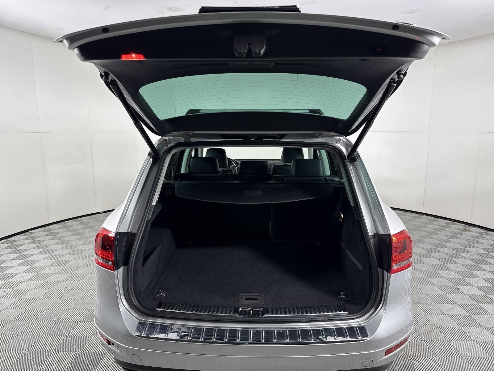 2013 Volkswagen Touareg Sport