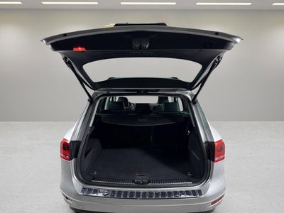 2013 Volkswagen Touareg Sport