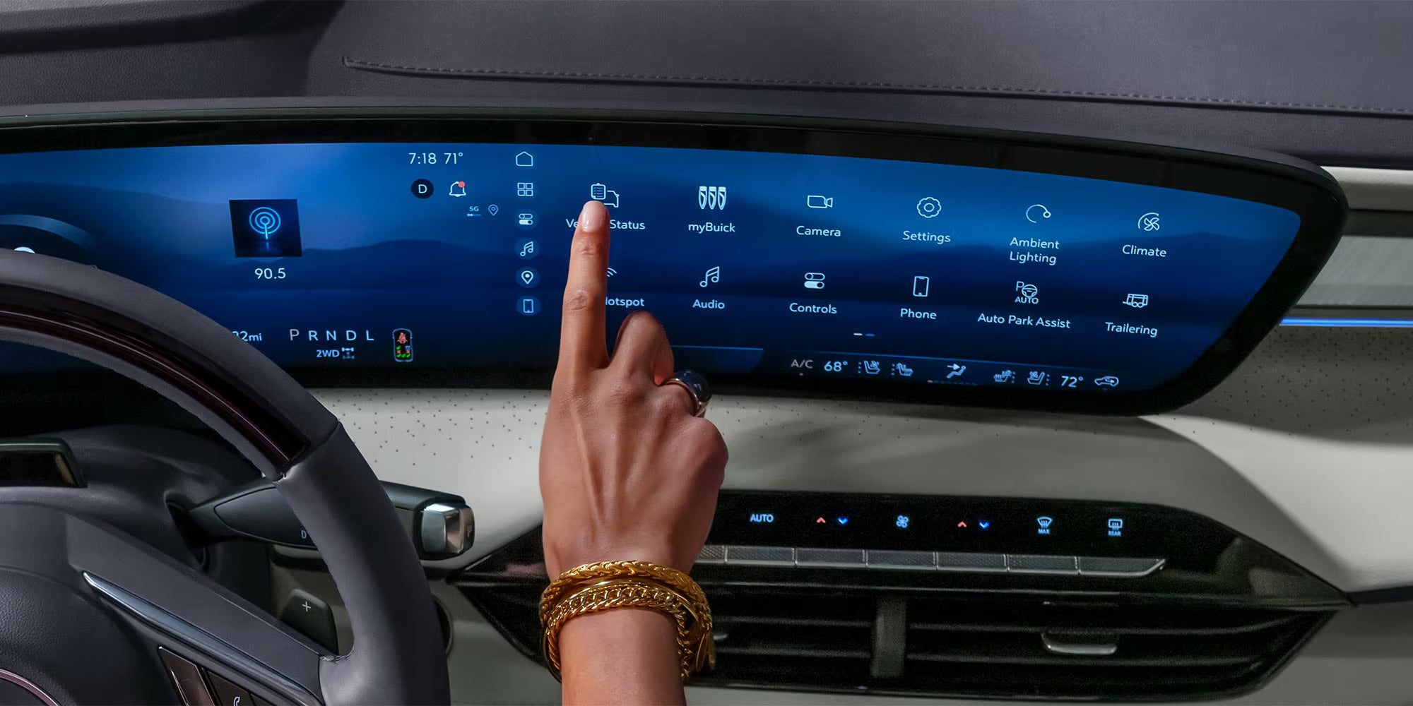 2026 Buick Enclave Preferred 30-inch ultrawide touchscreen display